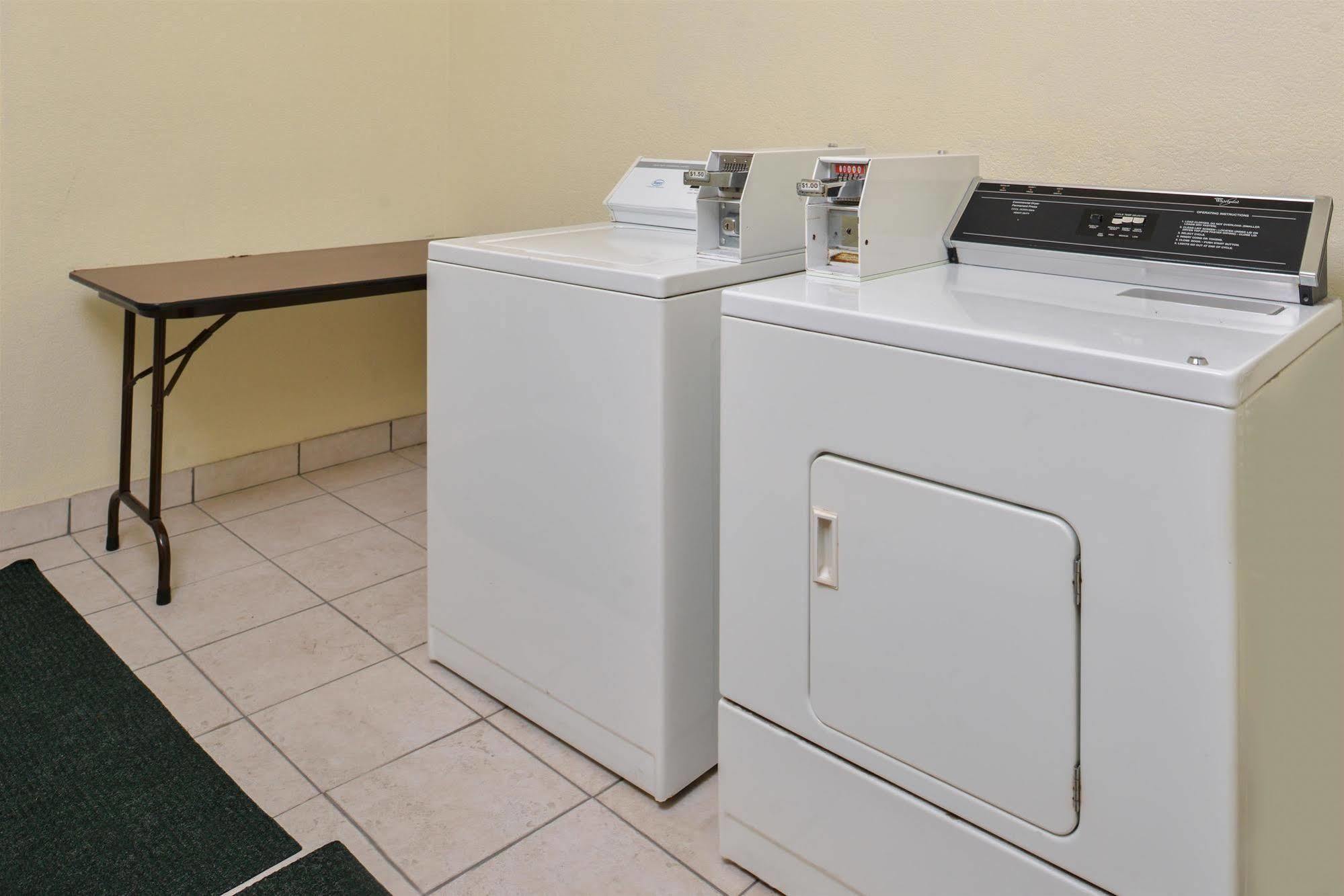 Americas Best Value Inn And Suites Houston Fm 1960 Eksteriør bilde